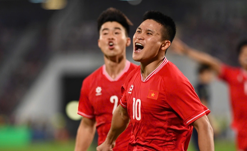 hlv-ha-noi-fc-mo-duong-cho-cau-thu-viet-nam-xuat-ngoai-tuan-hai-rong-cua